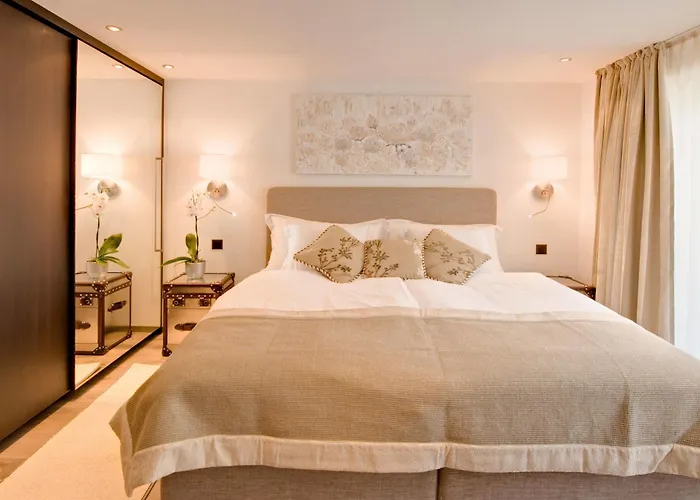 Alex Lodge Private Luxury Apartments